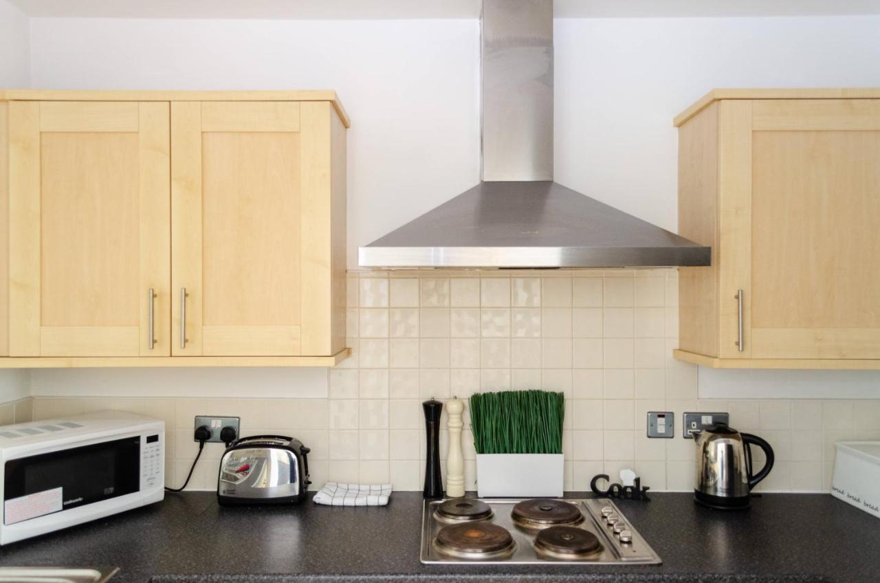 Serviced Apartment In Liverpool City Centre - Free Parking - Balcony - By Happy Days Zewnętrze zdjęcie
