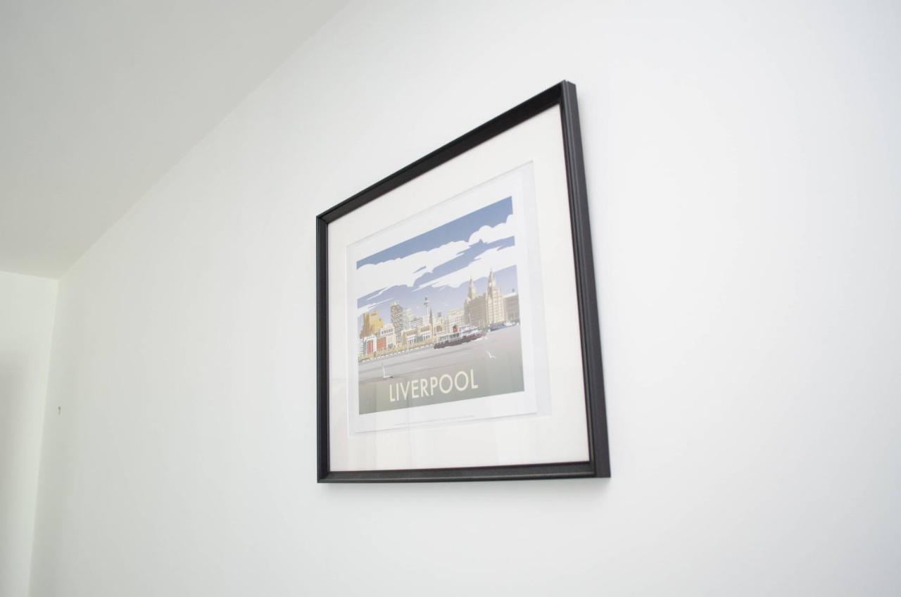 Serviced Apartment In Liverpool City Centre - Free Parking - Balcony - By Happy Days Zewnętrze zdjęcie