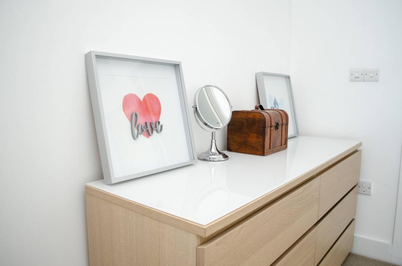 Serviced Apartment In Liverpool City Centre - Free Parking - Balcony - By Happy Days Zewnętrze zdjęcie