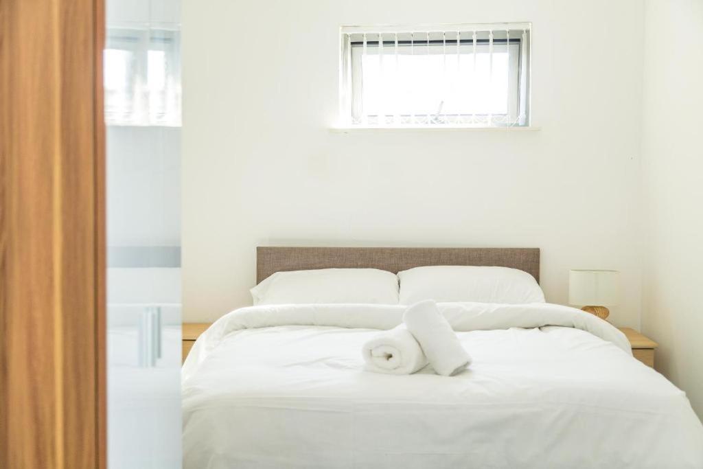 Serviced Apartment In Liverpool City Centre - Free Parking - Balcony - By Happy Days Zewnętrze zdjęcie