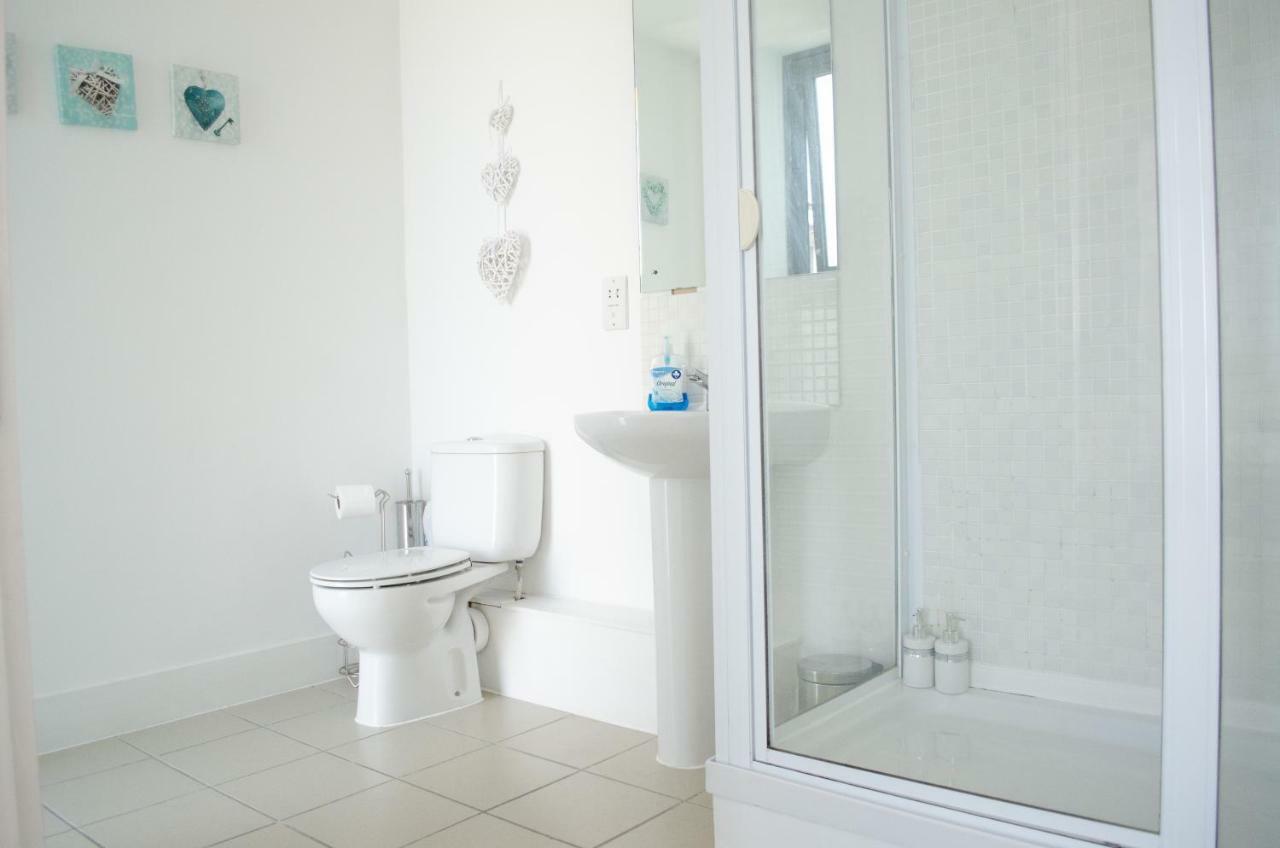 Serviced Apartment In Liverpool City Centre - Free Parking - Balcony - By Happy Days Zewnętrze zdjęcie