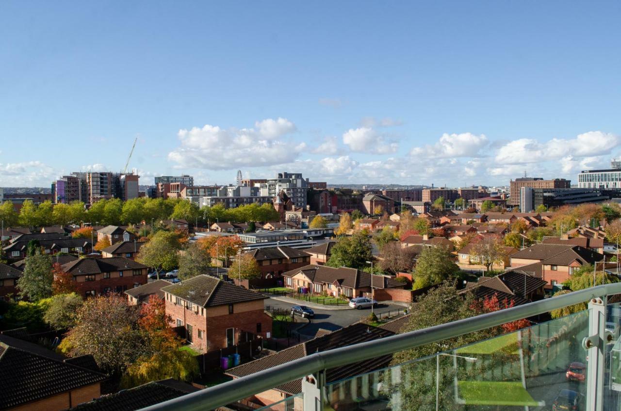 Serviced Apartment In Liverpool City Centre - Free Parking - Balcony - By Happy Days Zewnętrze zdjęcie