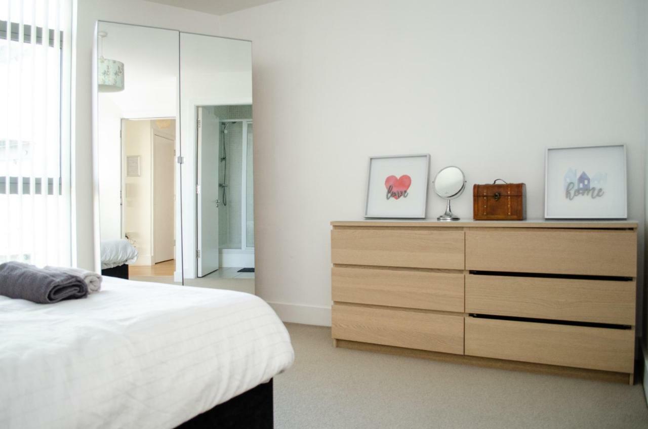 Serviced Apartment In Liverpool City Centre - Free Parking - Balcony - By Happy Days Zewnętrze zdjęcie